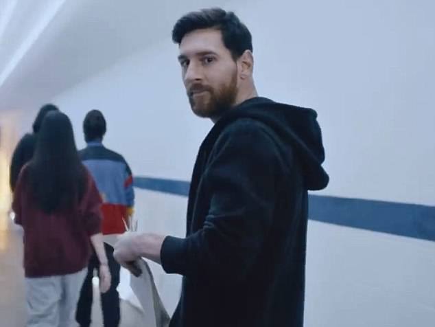 Messi 'lành' hơn so với Pogba nhiều.