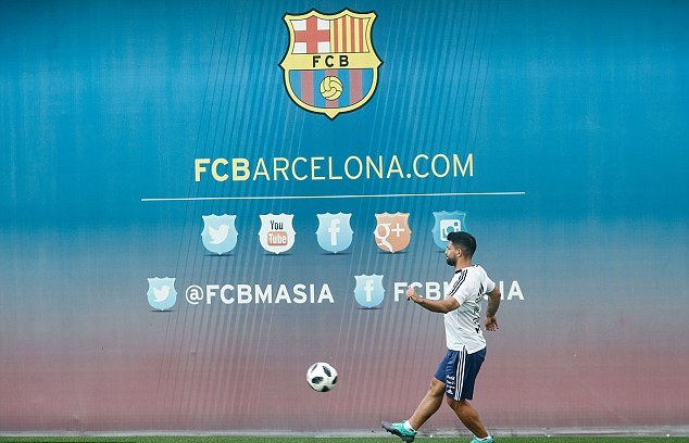 HLV Jorge Sampaoli đưa chỉ thị riêng cho Messi - Aguero - Bóng Đá