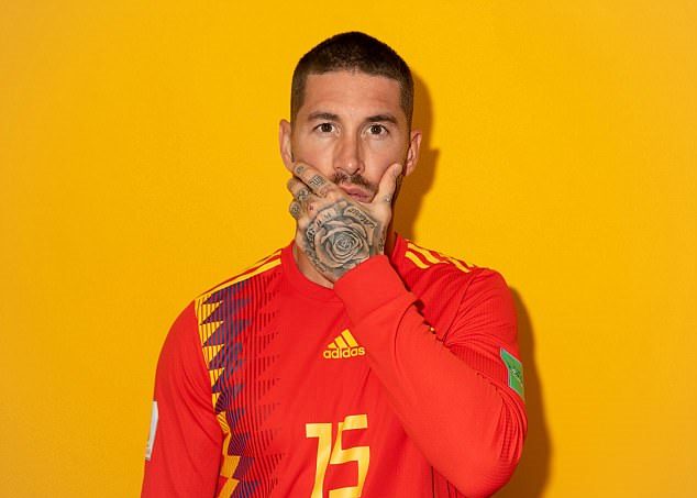 Chụp ảnh chân dung, Ramos không quên 'xỏ xiên' Liverpool - Bóng Đá