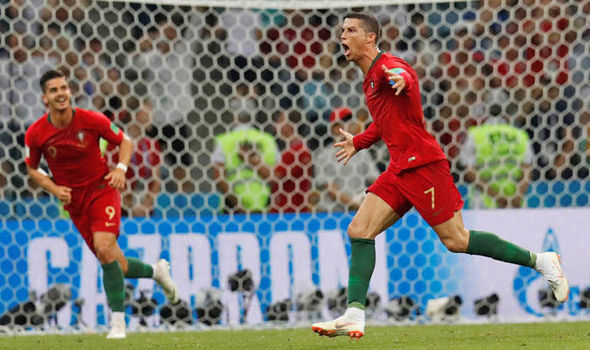 Mourinho nhận xét về Ronaldo và De Gea sau trận thư hùng - Bóng Đá