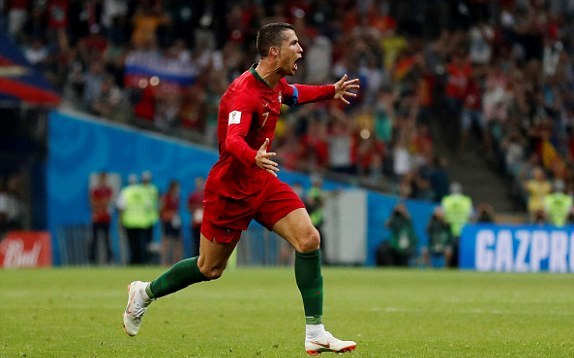 Ronaldo - vua hat-trick và con số 51 trùng hợp đến lạ kì - Bóng Đá