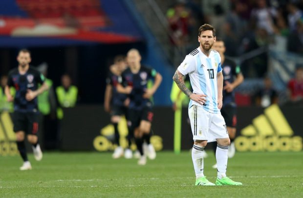 Messi phản ứng thế nào với sai lầm tai hại của Caballero? - Bóng Đá