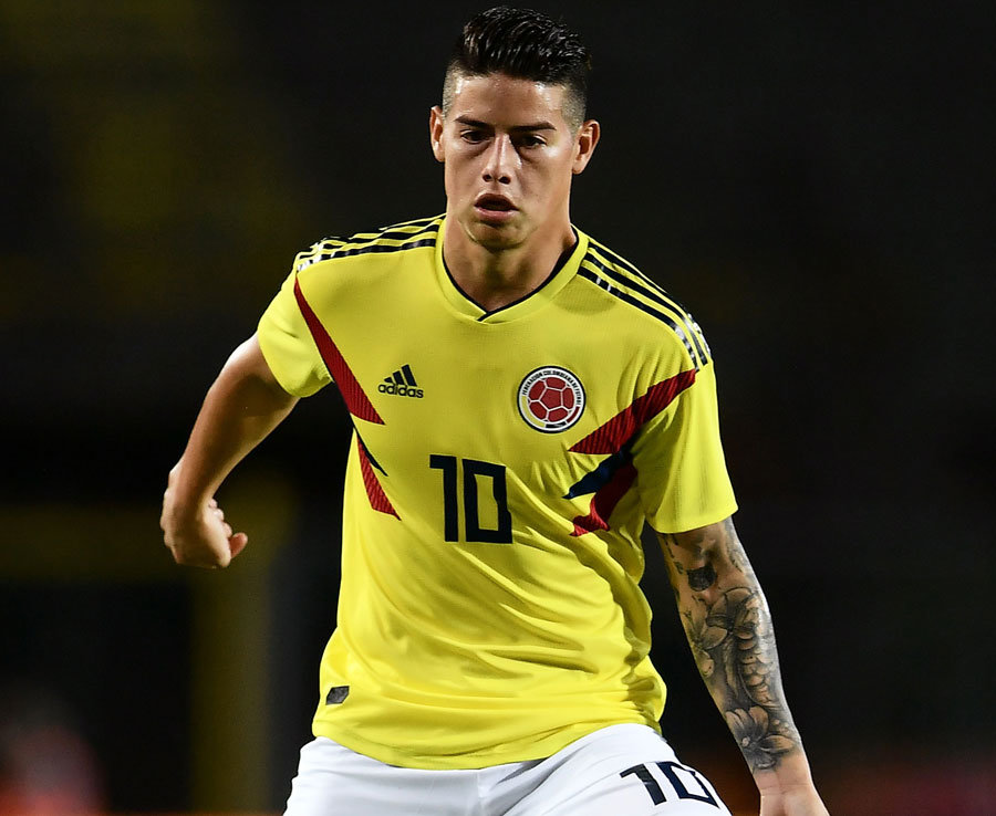 2. James Rodriguez: Có lẽ không cần nói nhiều về Rodriguez, một tiền vệ tấn công tài năng, có thể tạo đột biến cực tốt qua những đường chuyền và dứt điểm lợi hại. Ở World Cup 4 năm trước, Rodriguez cũng đã tỏa sáng rực rỡ. Chỉ có chấn thương mới có thể ngăn cản ngôi sao Bayern Munich bùng nổ mà thôi. Đây cũng là lí do khiến cựu ngôi sao Real Madrid nhiều khả năng phải dự bị ở trận đấu với Tam sư.