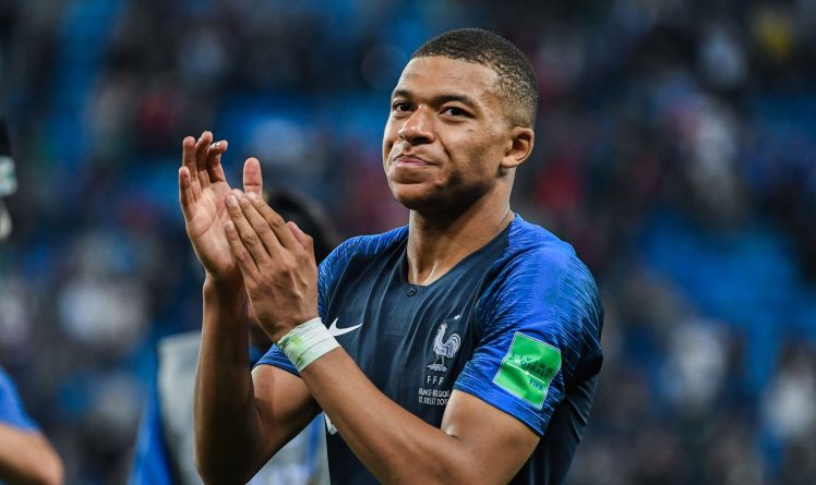 Mbappe đáp trả hoàn hảo khi được so sánh với Ronaldo - Bóng Đá