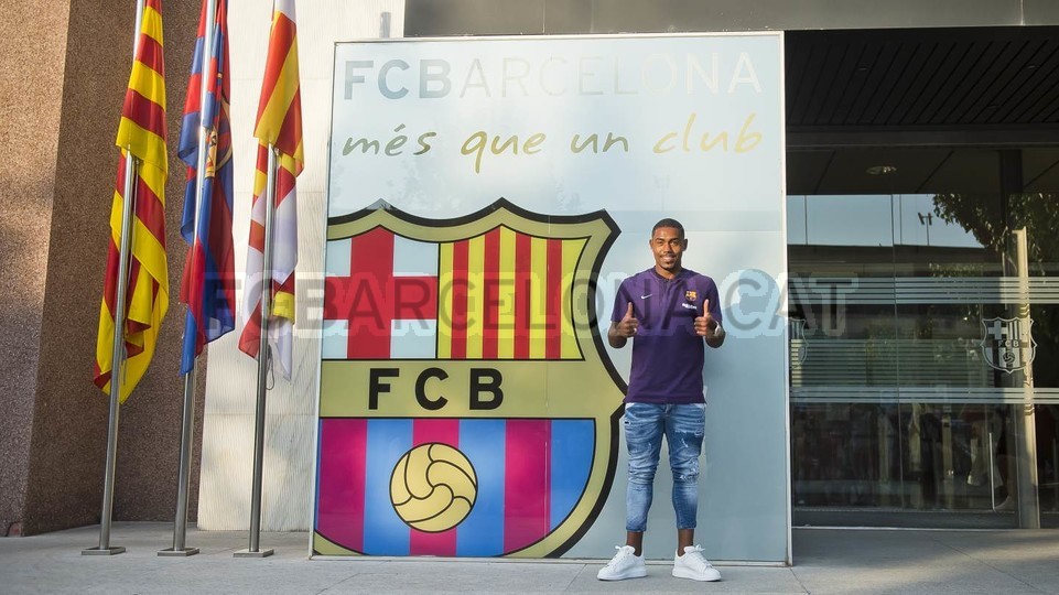 Malcom vượt qua thử thách khó nhằn nhất trong ngày đầu đến Barcelona - Bóng Đá