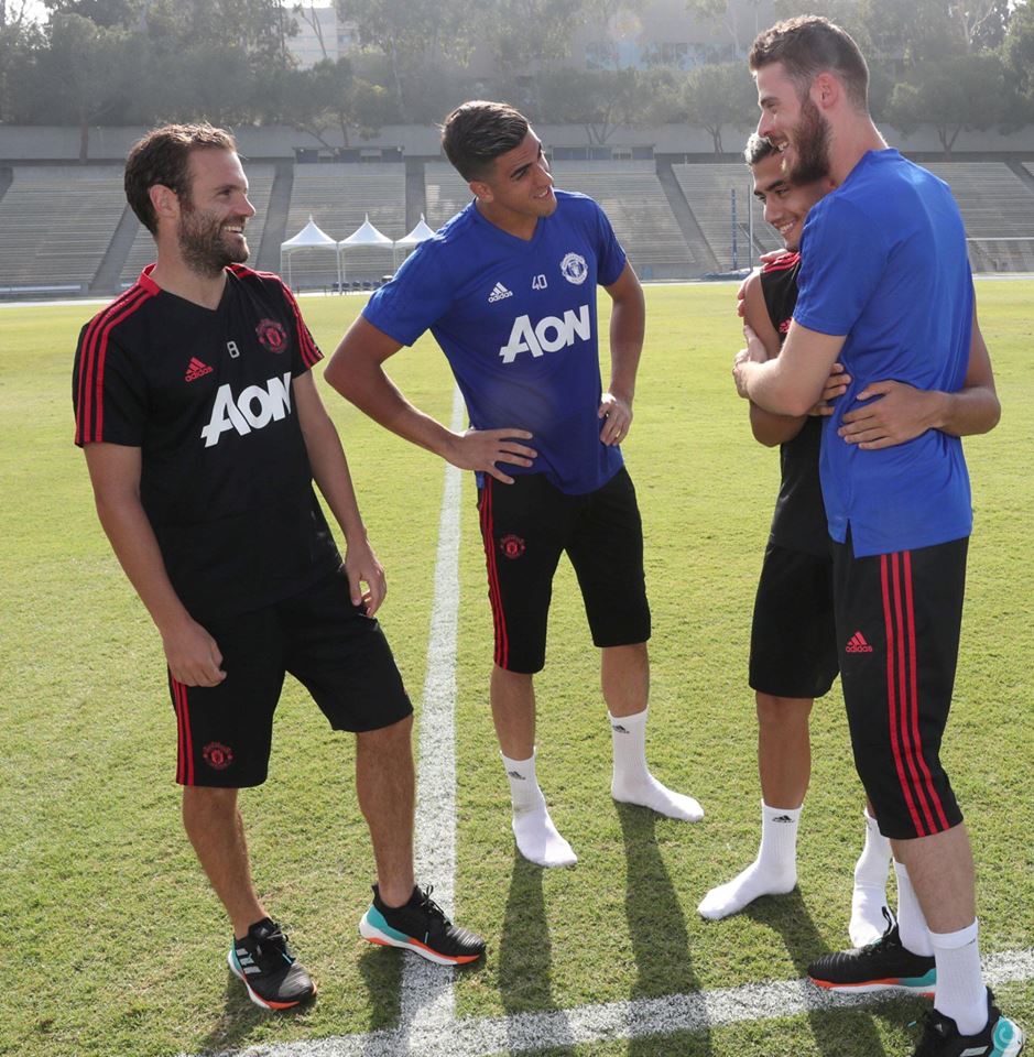 Trở về 'nhà' , David de Gea được các đồng đội tay mắt mặt mừng - Bóng Đá