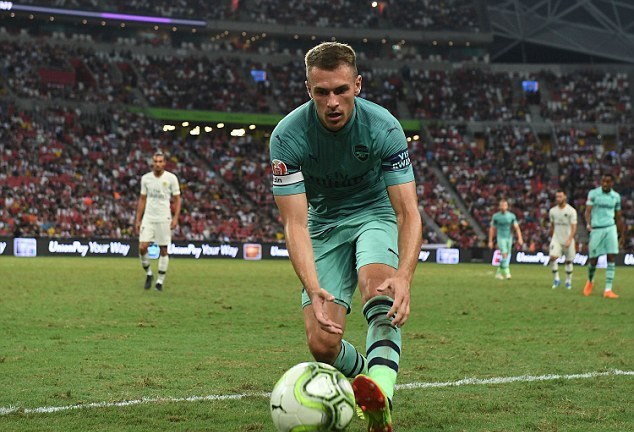 Arsenal có nguy cơ mất Ramsey vào tay đại kình địch.