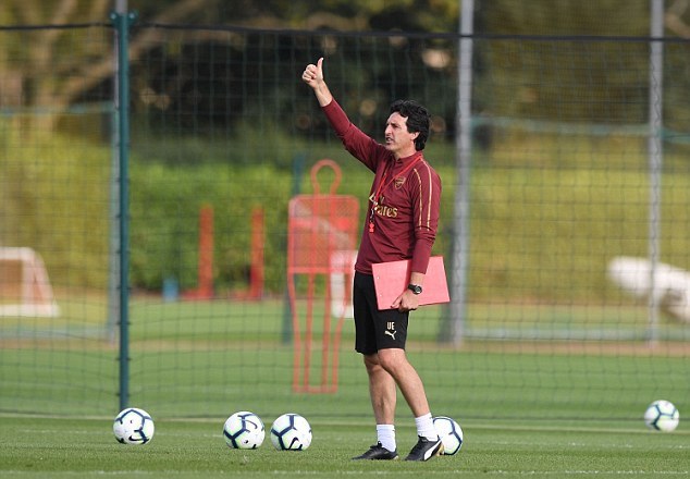Lucas Torreira 'hổ báo' trong buổi tập đầu tiên cùng Arsenal - Bóng Đá