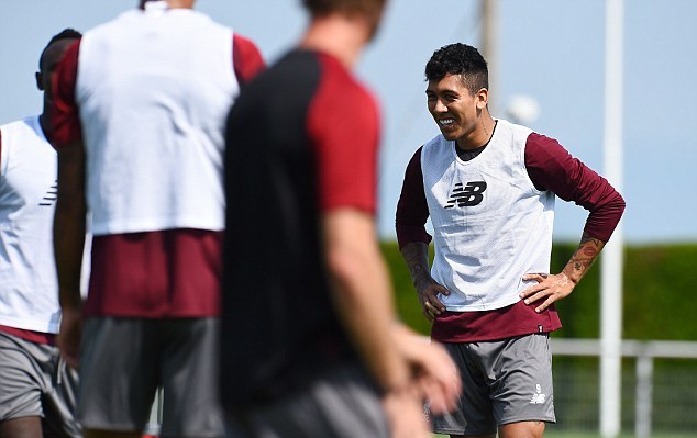 Alisson lần đầu trổ tài bắt bóng trước mặt các đồng đội Liverpool - Bóng Đá