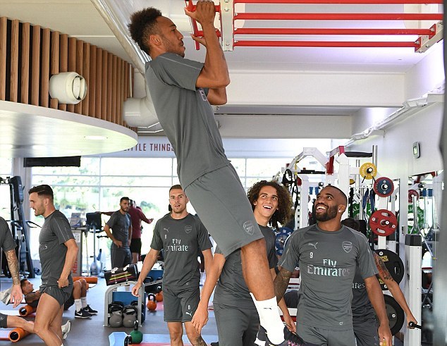 Arsenal tràn đầy tự tin cho lần đụng độ Chelsea ở Dubai - Bóng Đá