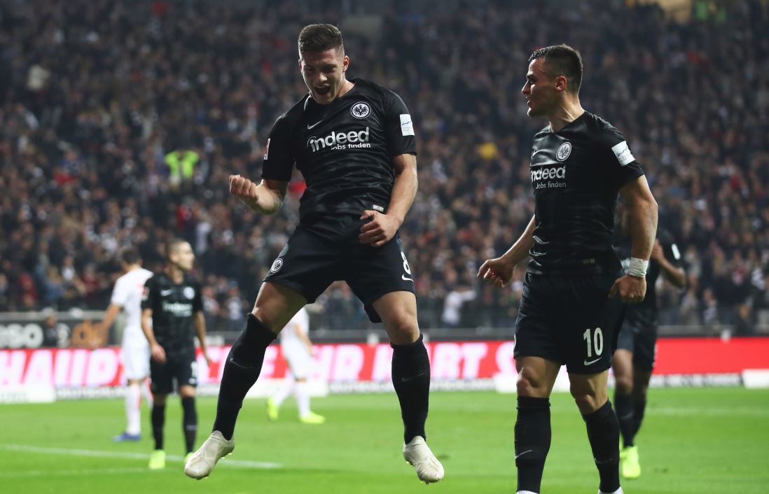 Sao Eintracht Frankfurt ghi 5 bàn 1 trận - Bóng Đá