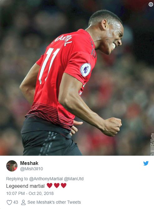 Thậm chí có fan còn tin rằng nếu ở lại Man Utd, Martial có thể trở thành huyền thoại.