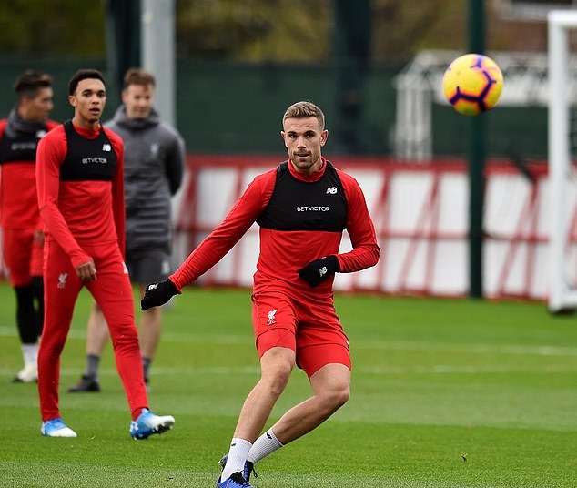 Liverpool tập luyện, Salah làm trò - Bóng Đá