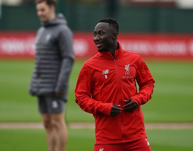 Liverpool tập luyện, Salah làm trò - Bóng Đá