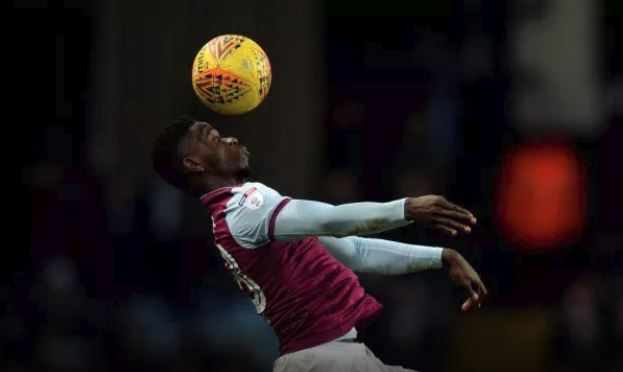 Axel Tuanzebe - người đang được cho mượn ở Aston Villa.