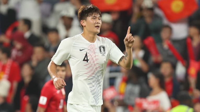 AFC chọn 10 cầu thủ xuất sắc nhất vòng bảng Asian Cup 2019: Có Quang Hải, không Chanathip  - Bóng Đá