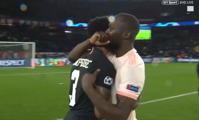 Lukaku nói gì với Kimpembe - Bóng Đá