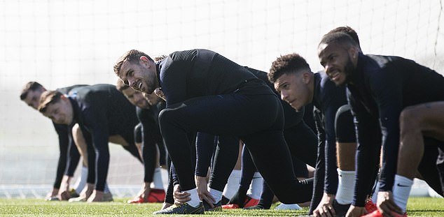 Được bổ nhiệm, Solskjaer mua ngya Lozano - Bóng Đá