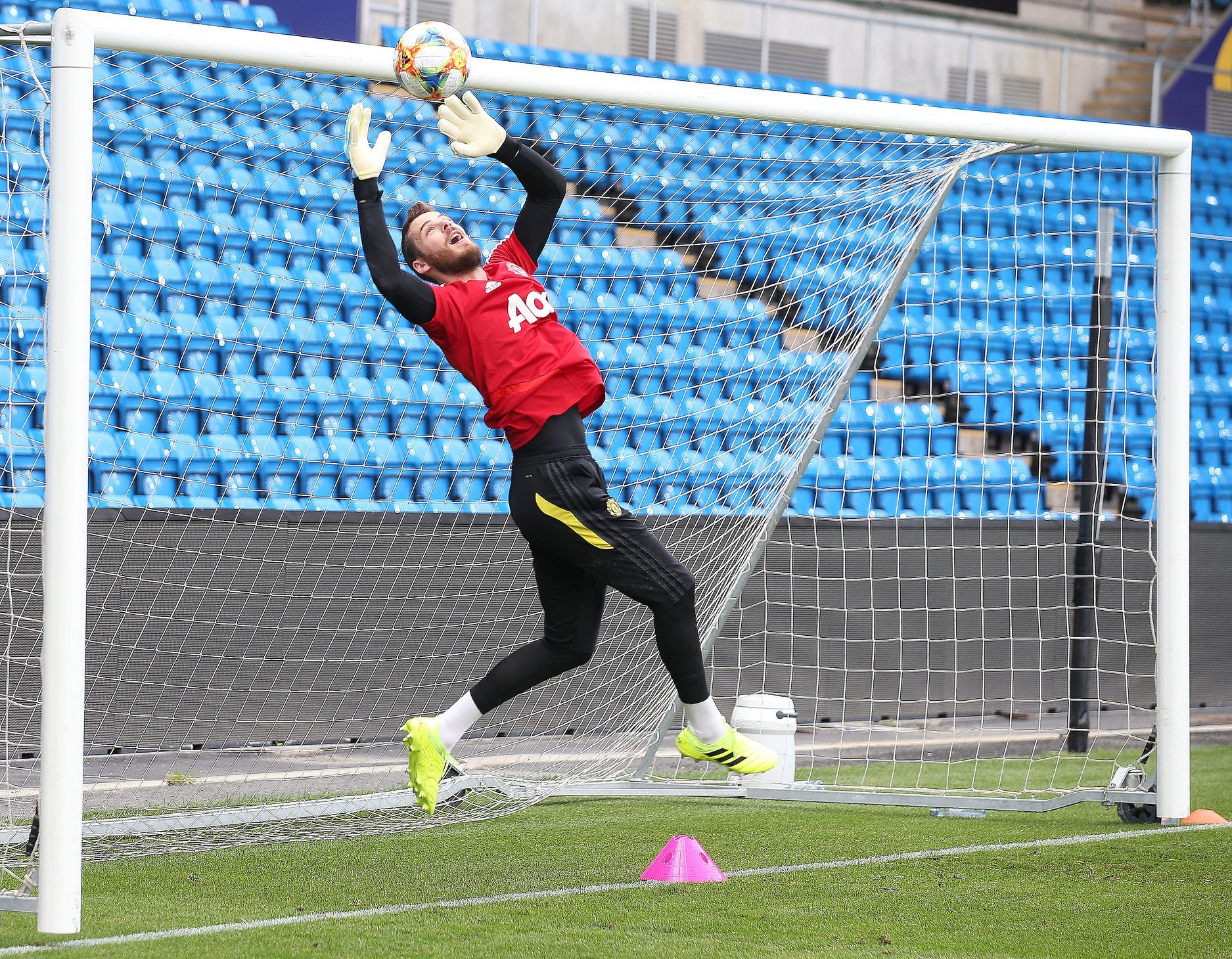 David De Gea là người gác đền số 1 của Man Utd. Anh chuẩn bị kí vào bản hợp đồng mới cùng Quỷ đỏ.