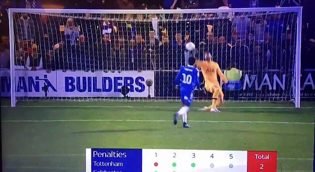 Colchester striker Jevani Brown guilty of 'worst ever' Panenka penalty as Tottenham keeper has time to get up off the floor  - Bóng Đá