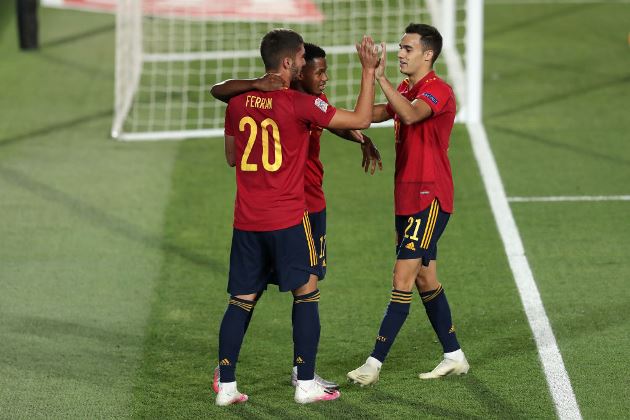 Manchester United fans react to Sergio Reguilon's performance for Spain - Bóng Đá
