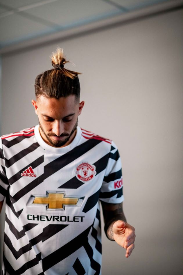 Pictures: Alex Telles in United kits and training gear - Bóng Đá