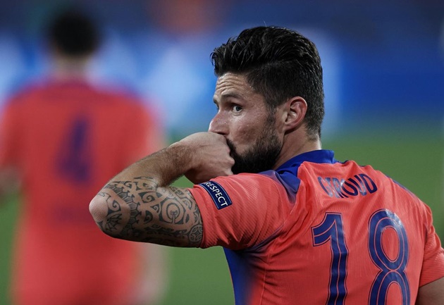 Olivier Giroud lập poker giúp Chelsea sớm có được ngôi đầu bảng.