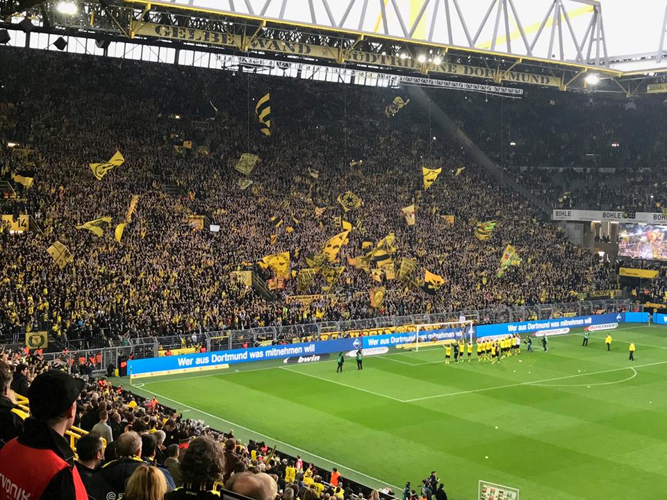 Dortmund thắng chung cuộc 6-2 trên sân nhà.