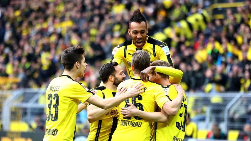 Aubameyang sau đó nâng tỉ số lên 2-0.