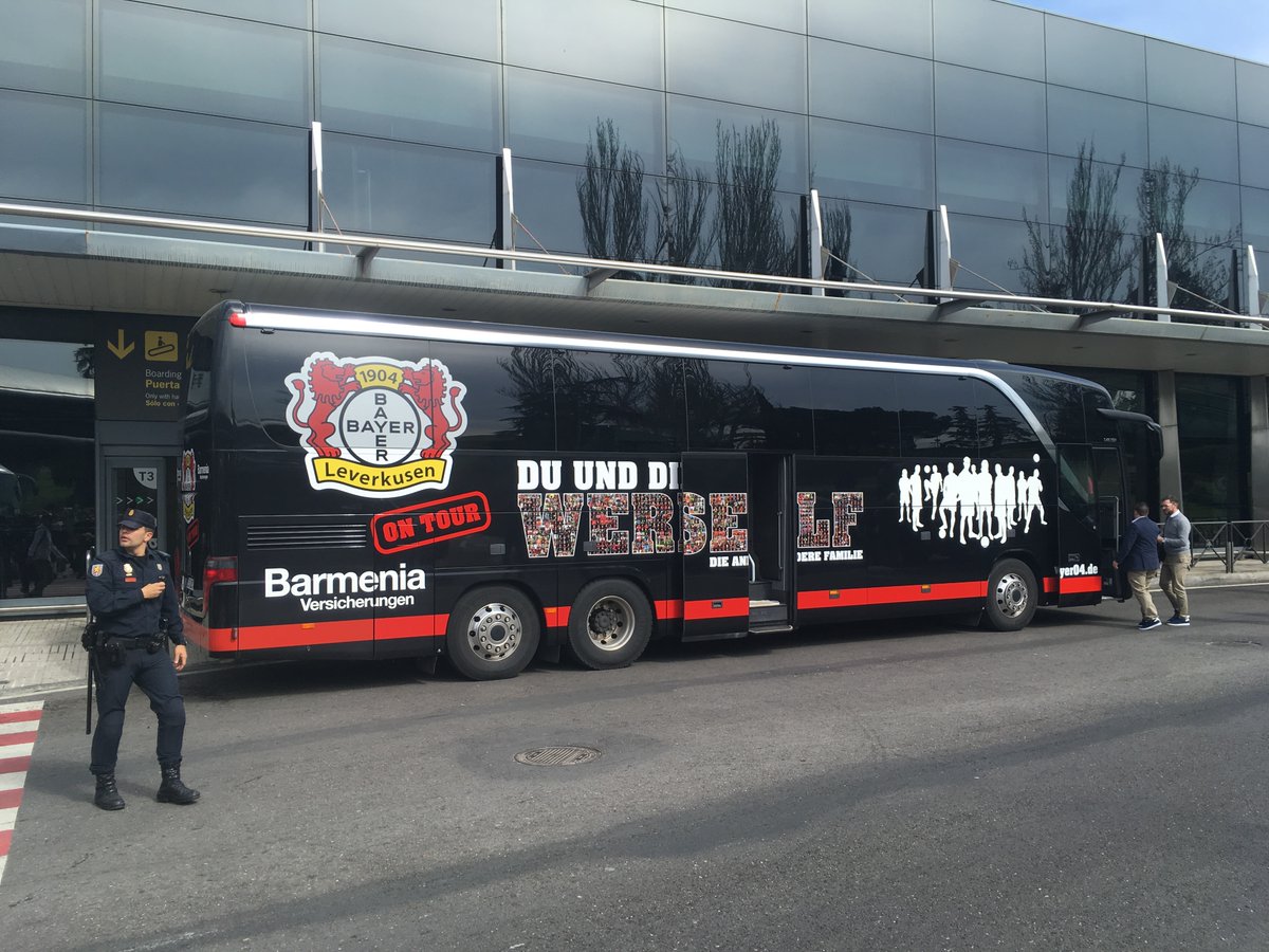 Tới Madrid, họ nhanh chóng lên xe buýt CLB về khách sạn.