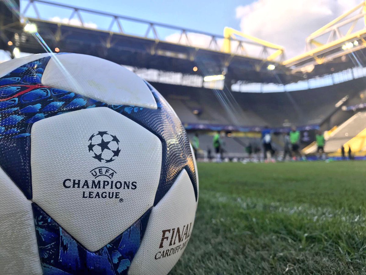 Đêm nay, trái bóng Champions League sẽ lăn về phía ai?