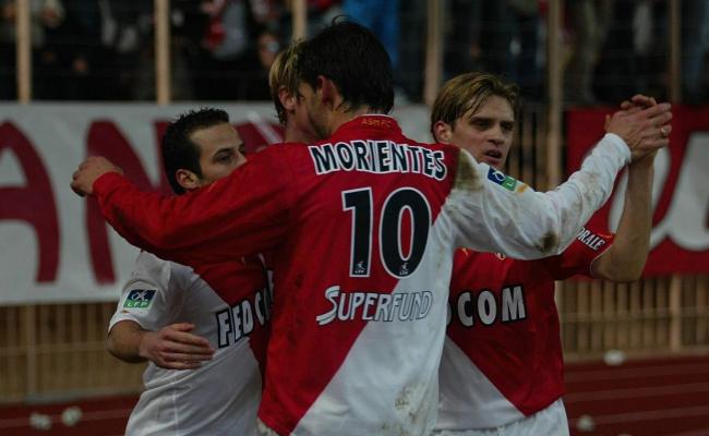 Bộ ba Morientes, Giuly (trái), Rothen (phải) là nhân tố quan trọng cho ngôi Á quân của Monaco 2003/04.