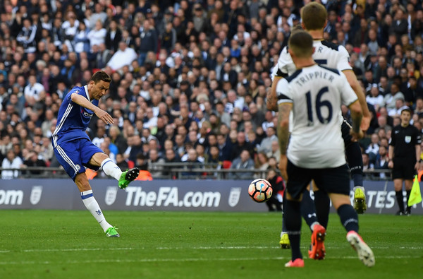 ...và Matic đã giúp Chelsea giành chiến thắng.