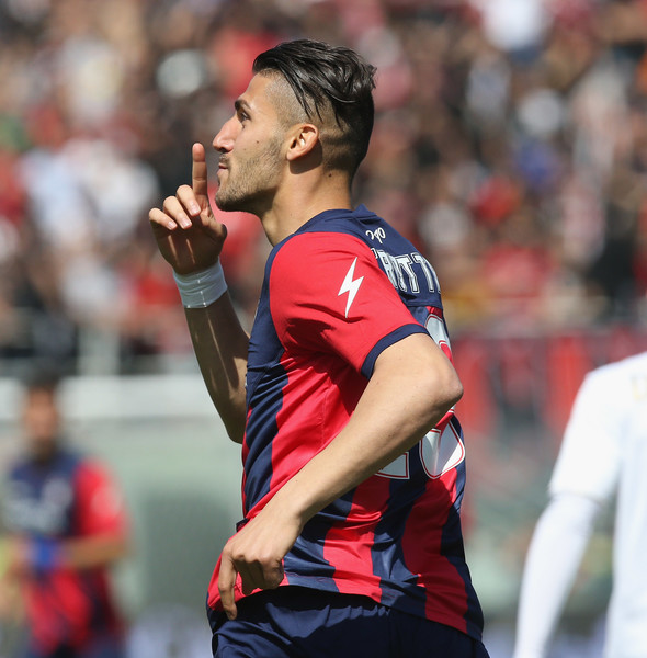 Ngay phút thứ 8, Trotta đã dội gáo nước lạnh vào AC Milan khi mở tỉ số cho Crotone.