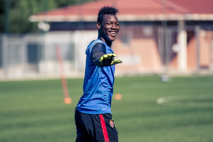 Loic Badiashile (thủ môn) - Ngày sinh: 05/02/1998.