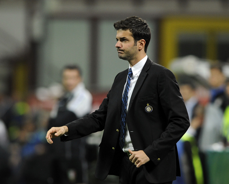 5. Andrea Stramaccioni, 2012-13. Mang trong mình nhiệt huyết của tuổi 36 đến với băng ghế huấn luyện của Inter, Stramaccioni đã có màn trình diễn đúng với tính cách của một HLV trẻ. Ông giúp Inter giành chiến thắng trước Milan, chấm dứt chuỗi 49 trận bất bại của nhà Juventus ngay tại Turin. Nhưng cuối mùa 2012/13, Inter chỉ về thứ 9. Stramaccioni bị sa thải. Ảnh: The Sun.