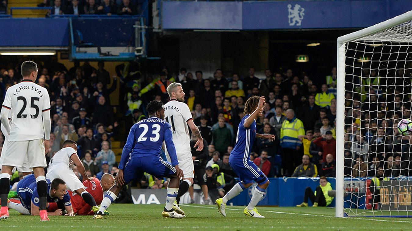 Đến phút 22, Terry ghi dấu ấn khi ghi bàn mở tỉ số.