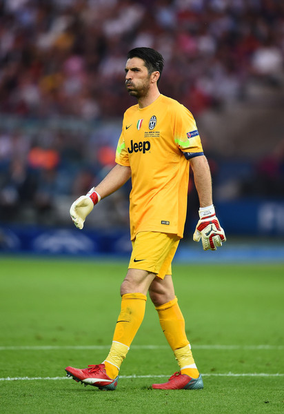 Buffon tiếp tục lỡ hẹn với Chiếc cúp bạc.