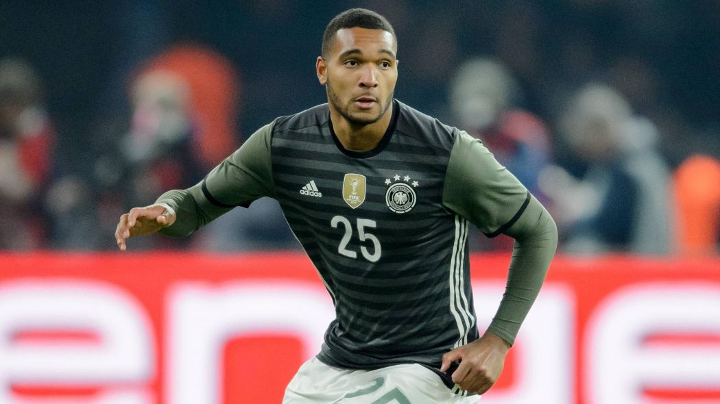 Trung vệ: Jonathan Tah (Bayer Leverkusen)