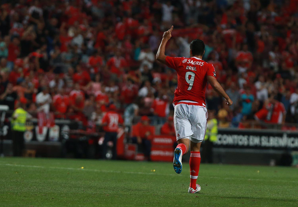 Liga NOS (Bồ Đào Nha) - Mua: 38,05 triệu Euro; Bán: 164,05 triệu Euro - Lời 126 triệu