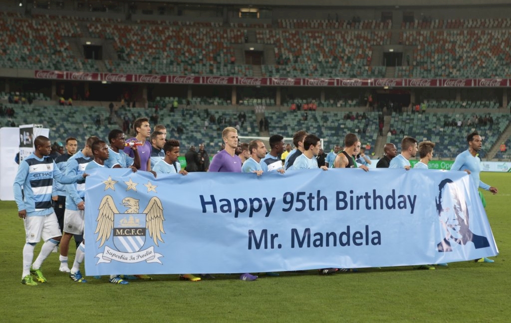 2013: Chúc mừng sinh nhật Nelson Mandela, cựu Tổng thống Nam Phi.