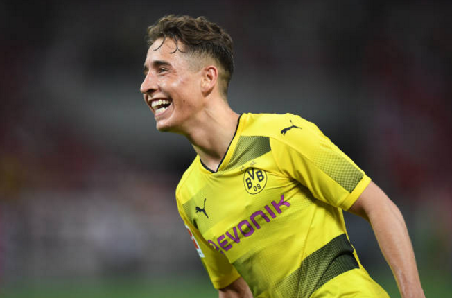 Kết quả, Emre ghi liền 2 bàn thắng trong vòng 4 phút (76-79') để giúp Dortmund vươn lên dẫn trước.