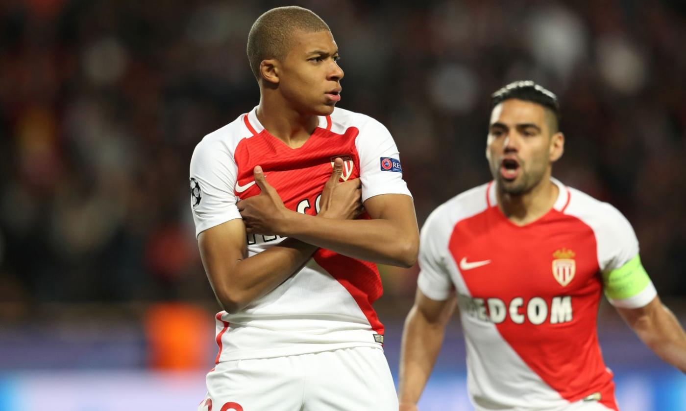 Barcelona sẵn sàng chiêu mộ Mbappe nếu Neymar ra đi.