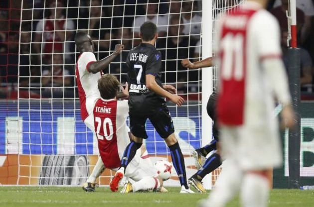 Tiếc rằng, Ajax đã không thể bảo toàn được tỉ số. Họ thủng lưới phút 79.