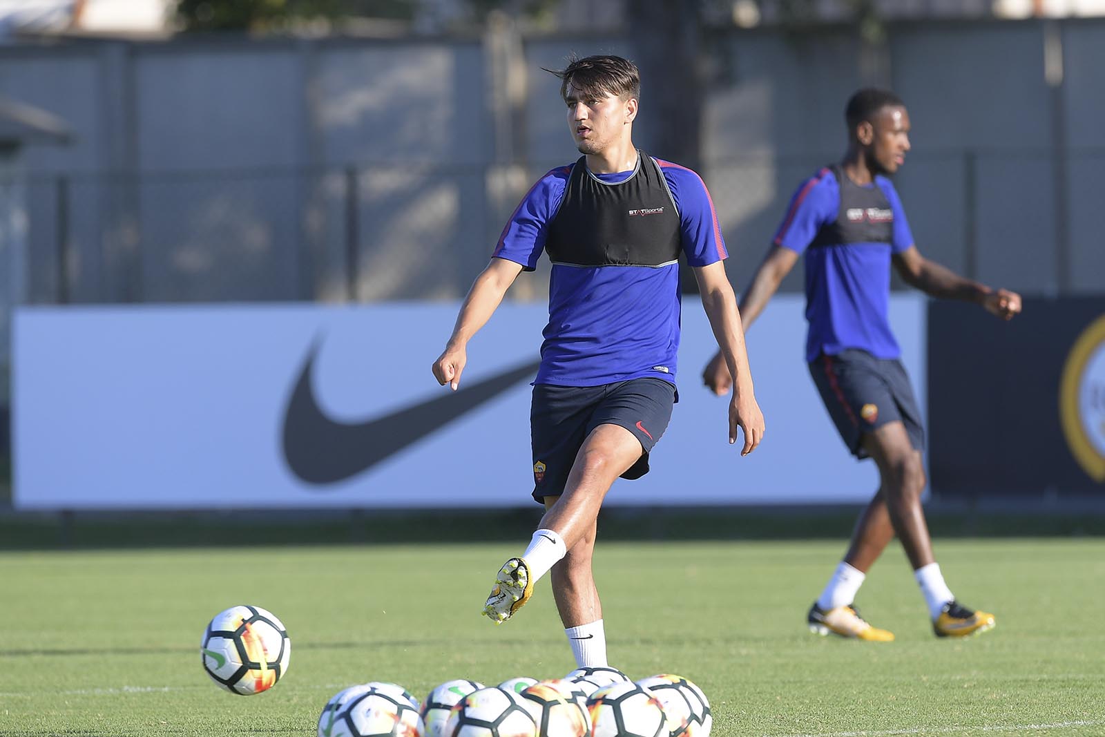 Tân binh Cengiz Under vẫn đang chờ đợi màn ra mắt đầu tiên tại Serie A.