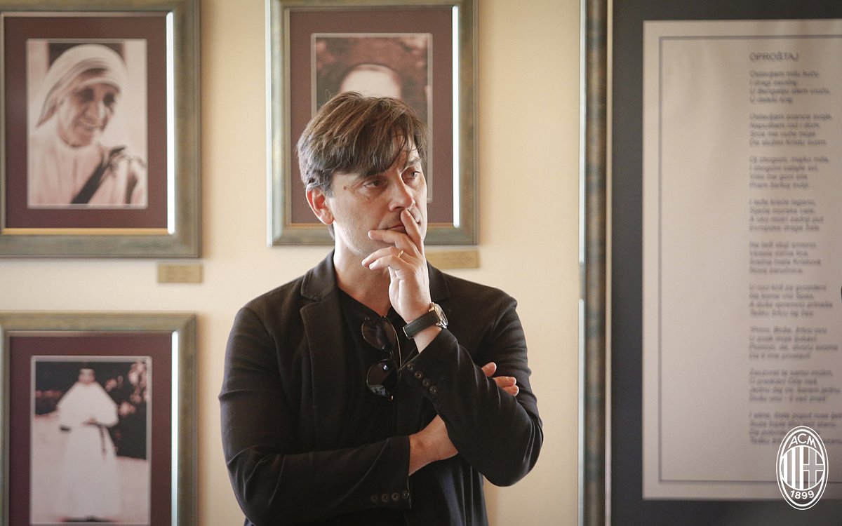 ...và HLV Vincenzo Montella