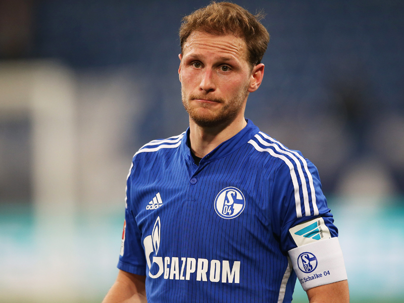 Juventus và Inter tính gia cố hàng phòng ngự bằng đội trưởng Schalke, Benedikt Howedes.