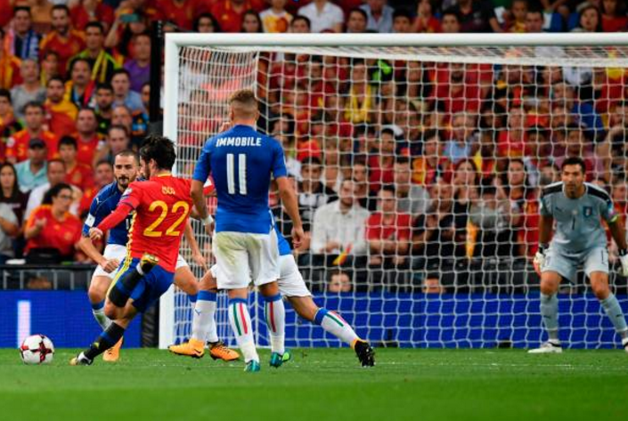 Hai pha dứt điểm đẹp mắt từ ngoài vòng cấm của anh đã dập tắt mọi nỗ lực của Italia ngay trong hiệp một.