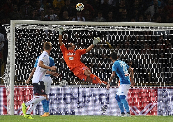 Xà ngang đã phải cứu thua cho họ khi trận đấu mới đi được 10 phút.