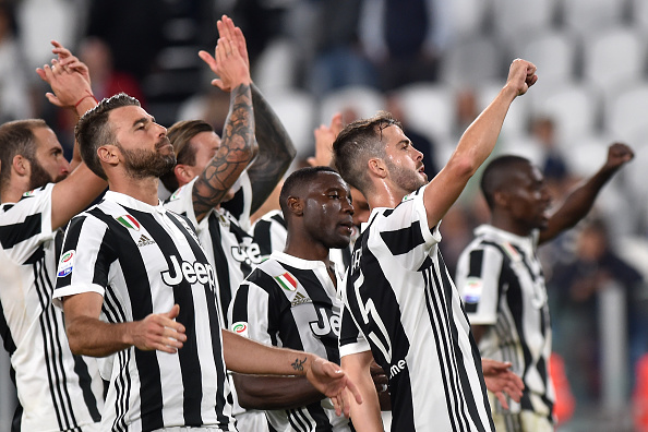 Vẫn còn đó những chuệch choạc nhưng chung cuộc, Nhà vô địch vẫn đang toàn thắng sau 5 trận đầu tiên